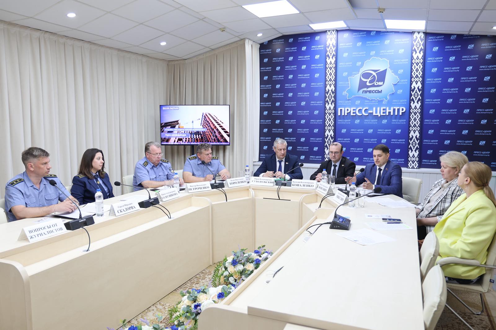 В пресс-центре Дома прессы обсудили порядок и безопасность на строительных площадках